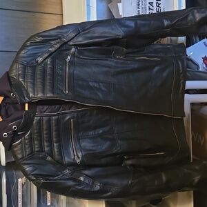 Harley-Davidson Black Bomber Jacket Sleek Leather Design